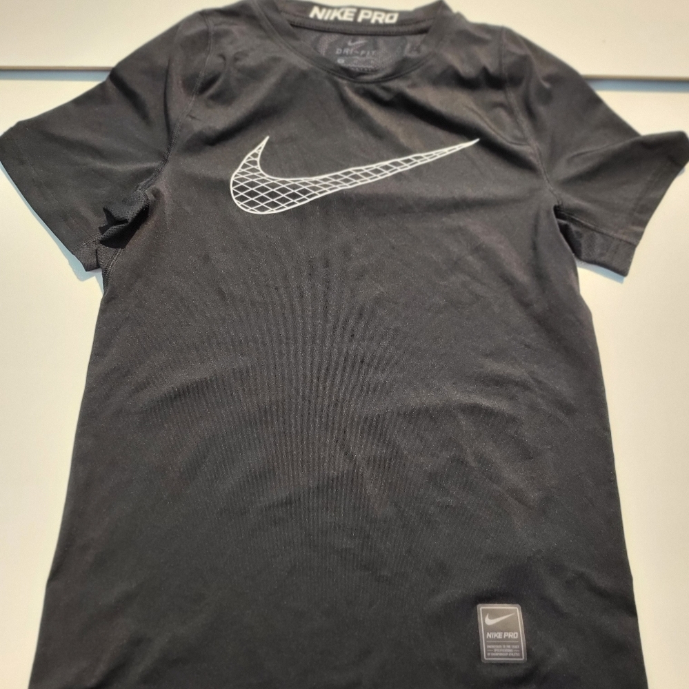 Boy's Youth Nike Pro Dri-Fit SLIM FIT Polyester/Spandex Short Sleeve Shirt Med